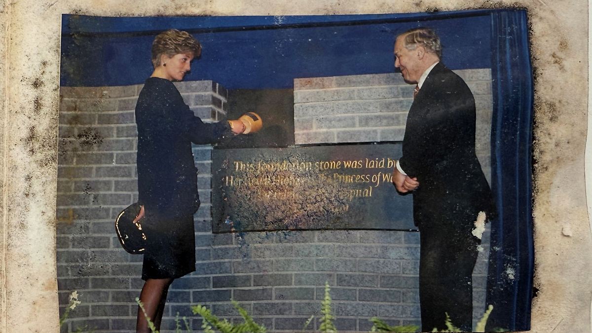 1991 versiegelt und vergraben: Geöffnete Zeitkapsel weckt Erinnerung an Prinzessin Diana