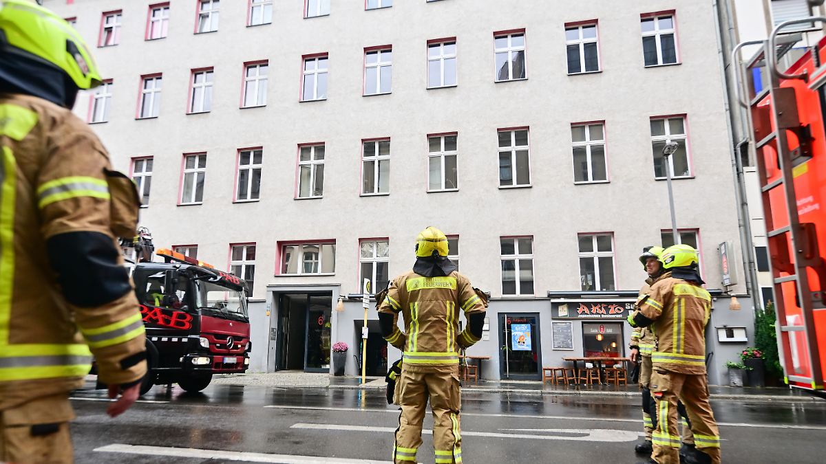 Akute Einsturzgefahr: Fünfstöckiges Wohnhaus in Berlin-Mitte muss geräumt werden