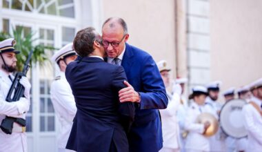 Jeweils einzelne Telefonate: Merz und Macron wollen am Wochenende mit Trump sprechen