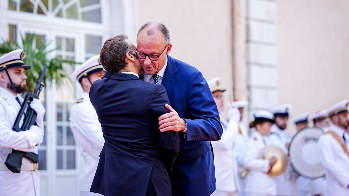 Jeweils einzelne Telefonate: Merz und Macron wollen am Wochenende mit Trump sprechen