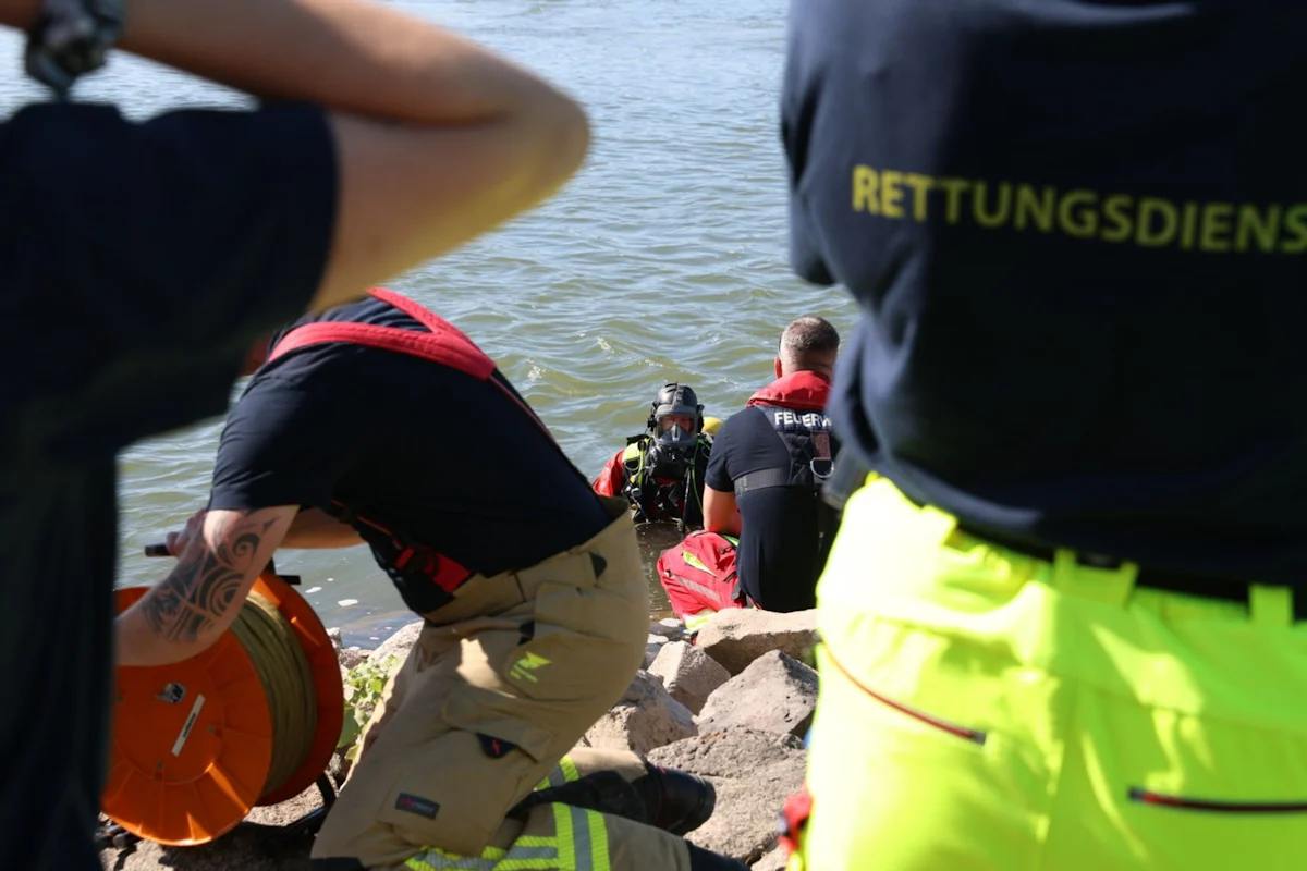 Notfall in Köln - Suchaktion nach vermisster Person im Rhein eingestellt - Panorama