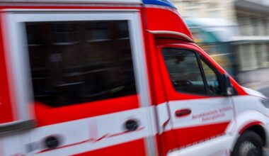 Fußgänger in Halle von Auto erfasst und schwer verletzt