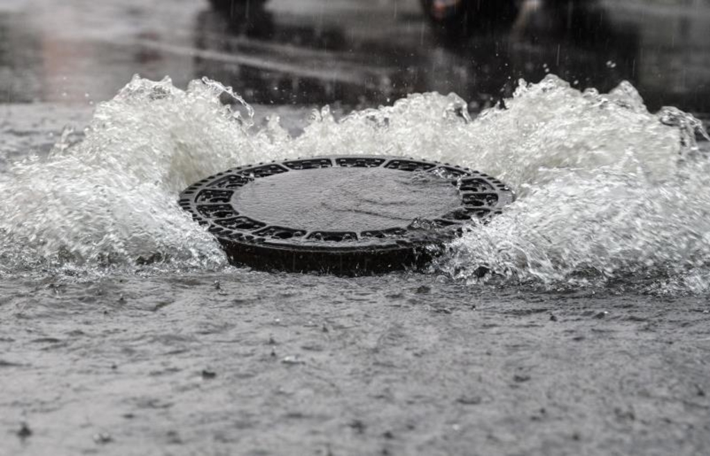 Unwetter zieht über Nürnberg: Bardentreffen zeitweise unterbrochen