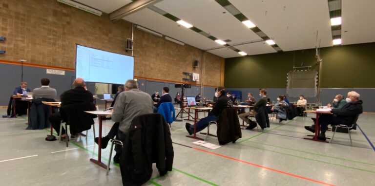 Der Bau- und Planungsausschuss der Gemeinde Ascheberg ist am 16. Februar 2021 coronakonform in der Sporthalle der Profilschule in Ascheberg zusammengekommen.