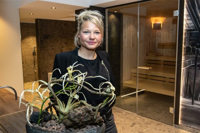 Katja Kortmann ist Unternehmensinhaberin vom Hotel Esplanade in Dortmund. Sie zieht nun über 10.000 anderen europäischen Hotels gegen Booking.com vor Gericht.