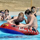Kinder im Freibad Brambauer