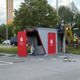 Der Geldautomat der Sparkasse in Habinghorst nach der Sprengung am 11. Juni.