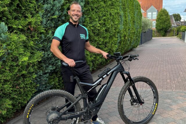 Philip Wagner mit seinem Mountainbike