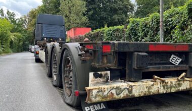 Stillstand bei Schrott-Auflieger in Wambel