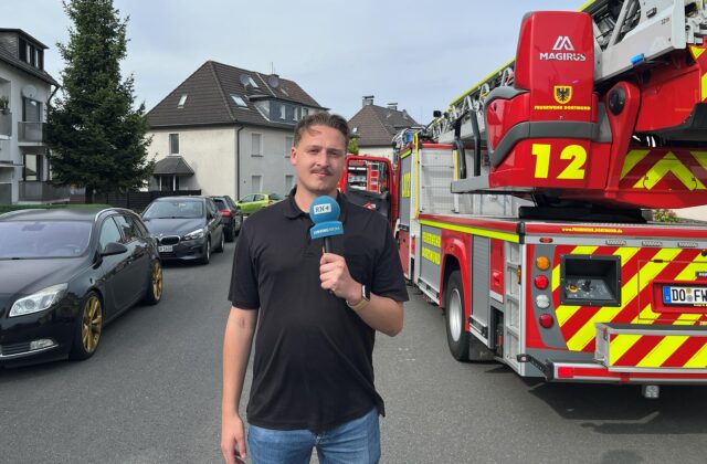 Reporter Tim Hübbertz berichtet vom Einsatz der Feuerwehr in Kirchlinde.