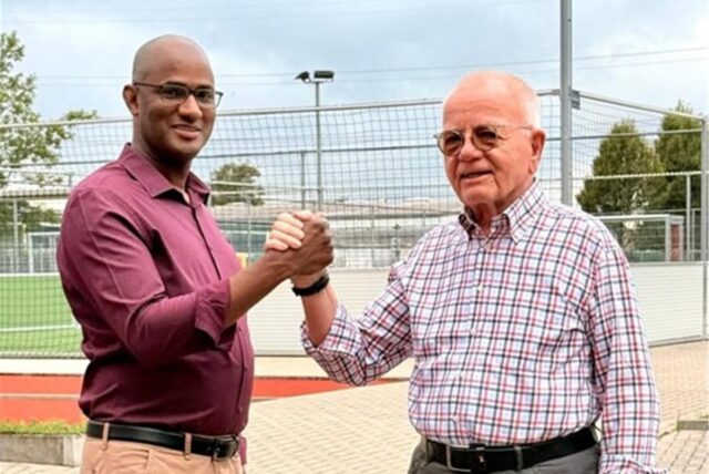 Mamadou Bobo Barry (Solidarität.2020) und Hans Walter von Oppenkowski (Dortmunder Löwen – Brackel 61) setzen sich für Kinder in Guinea ein.