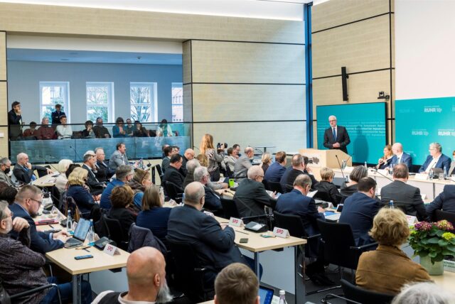 Das Ruhrparlament tagt in Essen im Hauptgebäude des RVR.