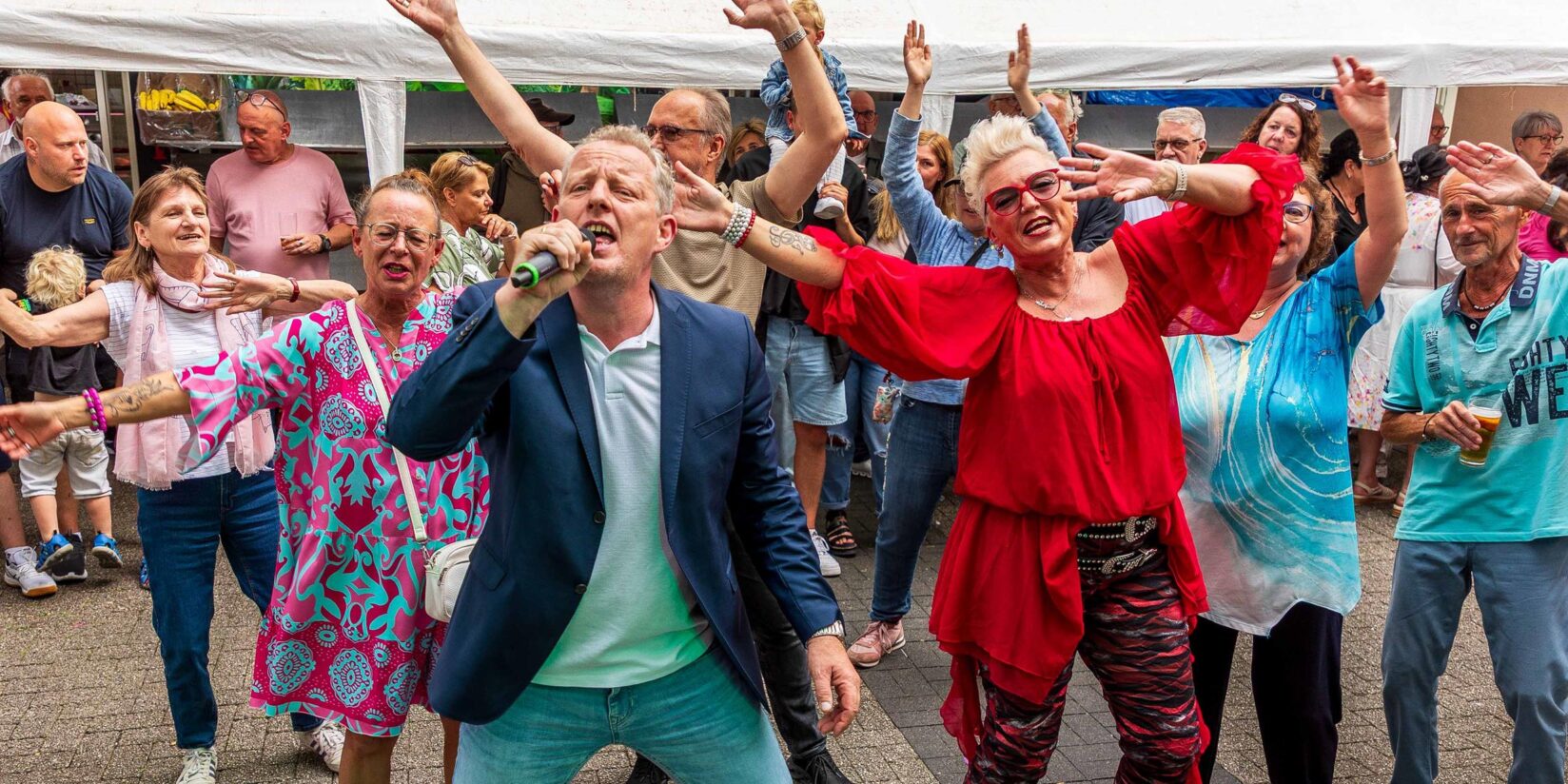 Viele Feier-Fotos von dem Festival