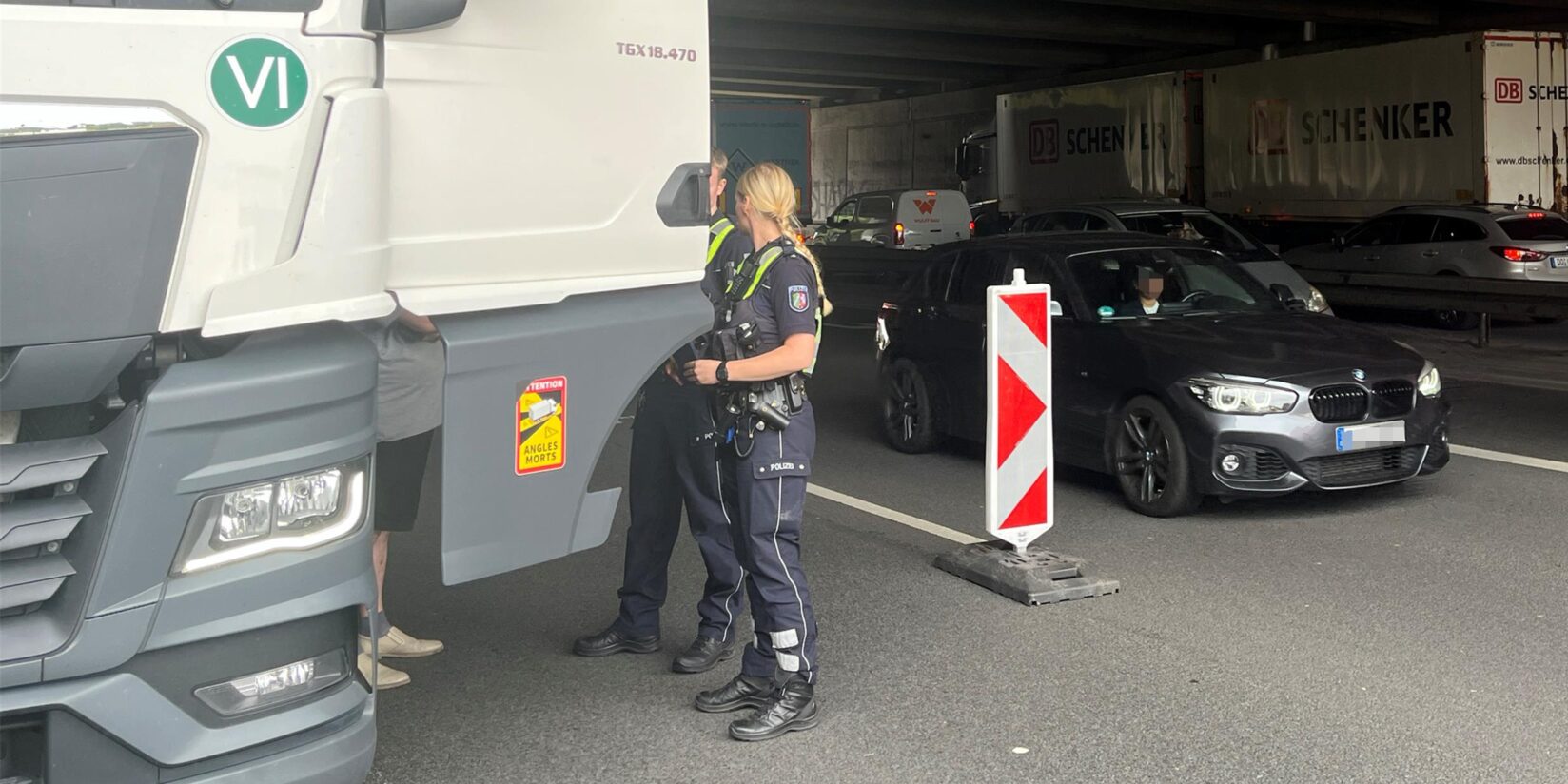 400 Verstöße bei 660 Fahrzeugen: Großkontrolle der Polizei Dortmund