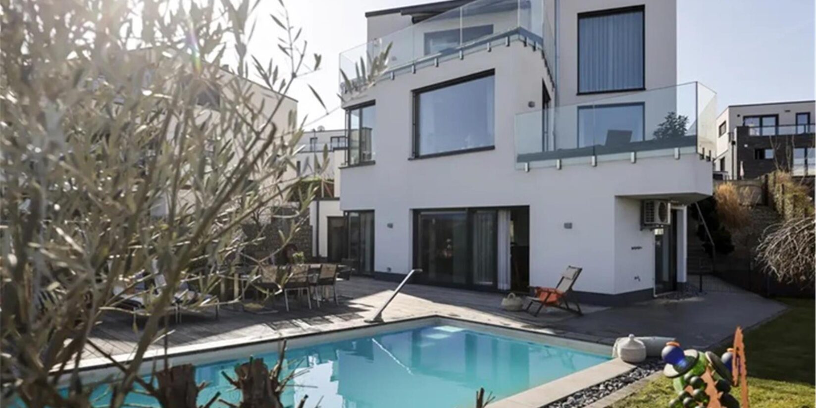 Pool-Häuser zwischen 899.000 und 4,7 Millionen Euro