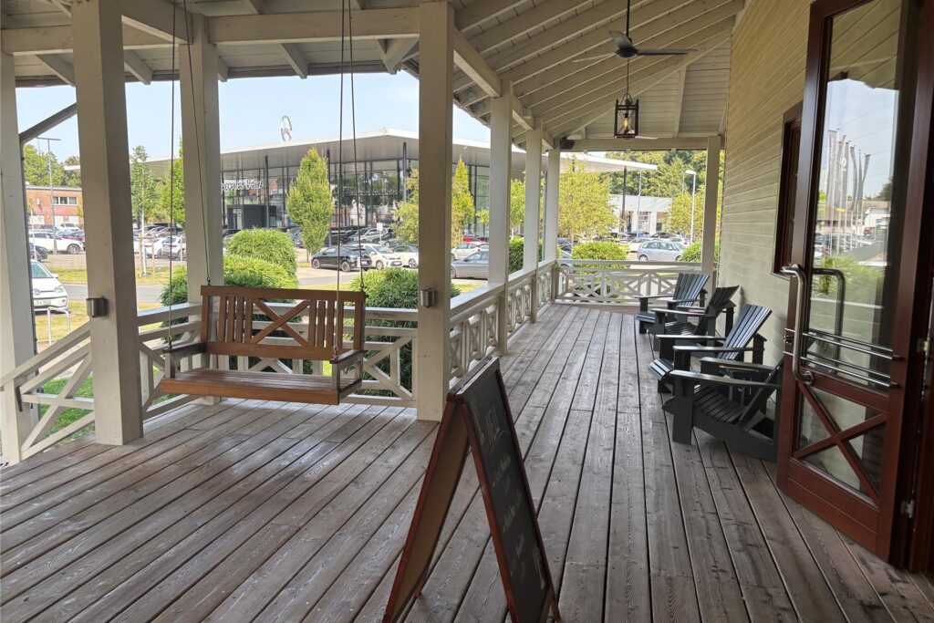 Die Veranda des Café del Sol. 