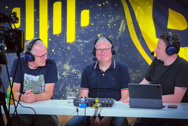 Sascha Staat im Gespräch mit Sascha Klaverkamp und Dirk Krampe.