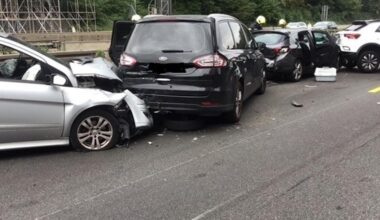 Schwerer Unfall auf der A2: Mehrere Fahrzeuge kollidieren