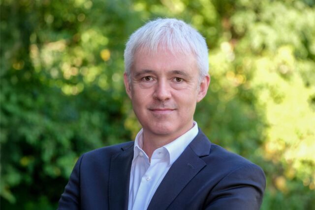 Dr. Peter Lütkes ist neuer Medizinischer Direktor im EVA Ruhr und verantwortet mit der Stabsstelle Gesundheit die konzernweite Steuerung und Weiterentwicklung der medizinischen Strategie.