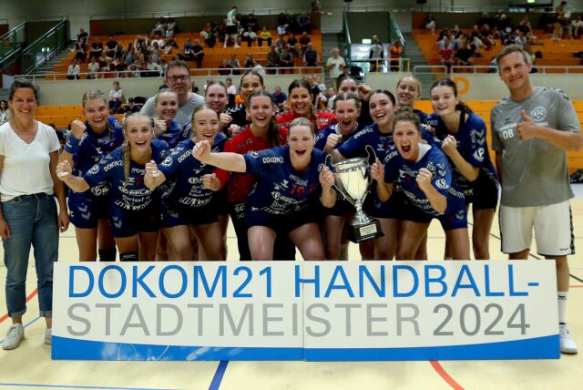 ASC 09 Frauen jubeln über den Titel.