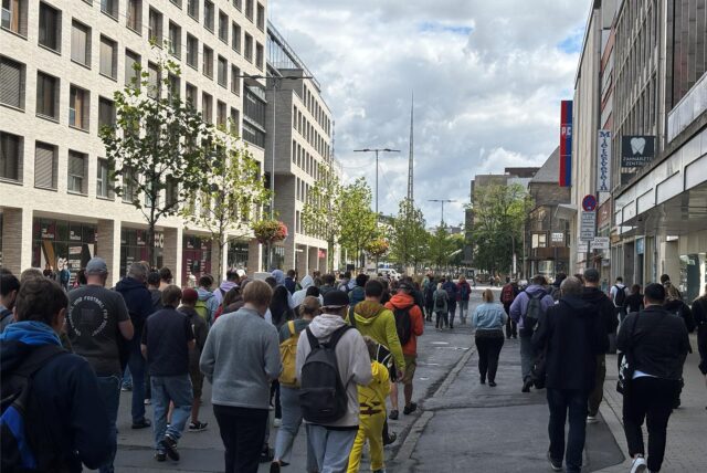 Pokemon-Go-Menschenauflauf in Dortmunds City