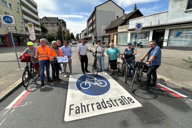 Auf der Lange Straße in Castrop-Rauxel Habinghorst wurde ein rund 800 Meter langer Abschnitt als Fahrradstraße ausgewiesen.