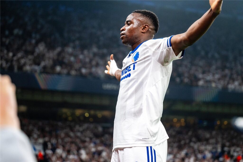 Youssoufa Moukoko jubelt im Trikot des FC Kopenhagen.