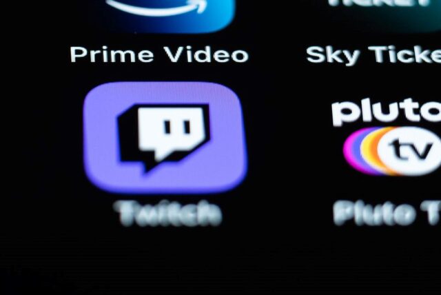 Die Drohung soll über die Plattform Twitch gestreamt worden sein.
