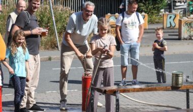 Viele Fotos vom Hafenspaziergang 2025: Besucher erkunden Hafenviertel