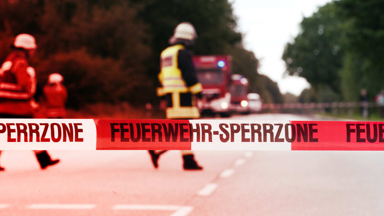 Frankfurt: Feuerwehr rettet Person aus brennender Wohnung | Regional