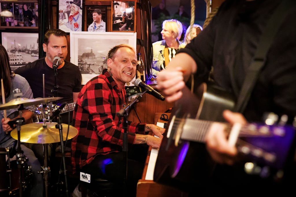 Donots präsentieren Akustik-Album in ARD-Show