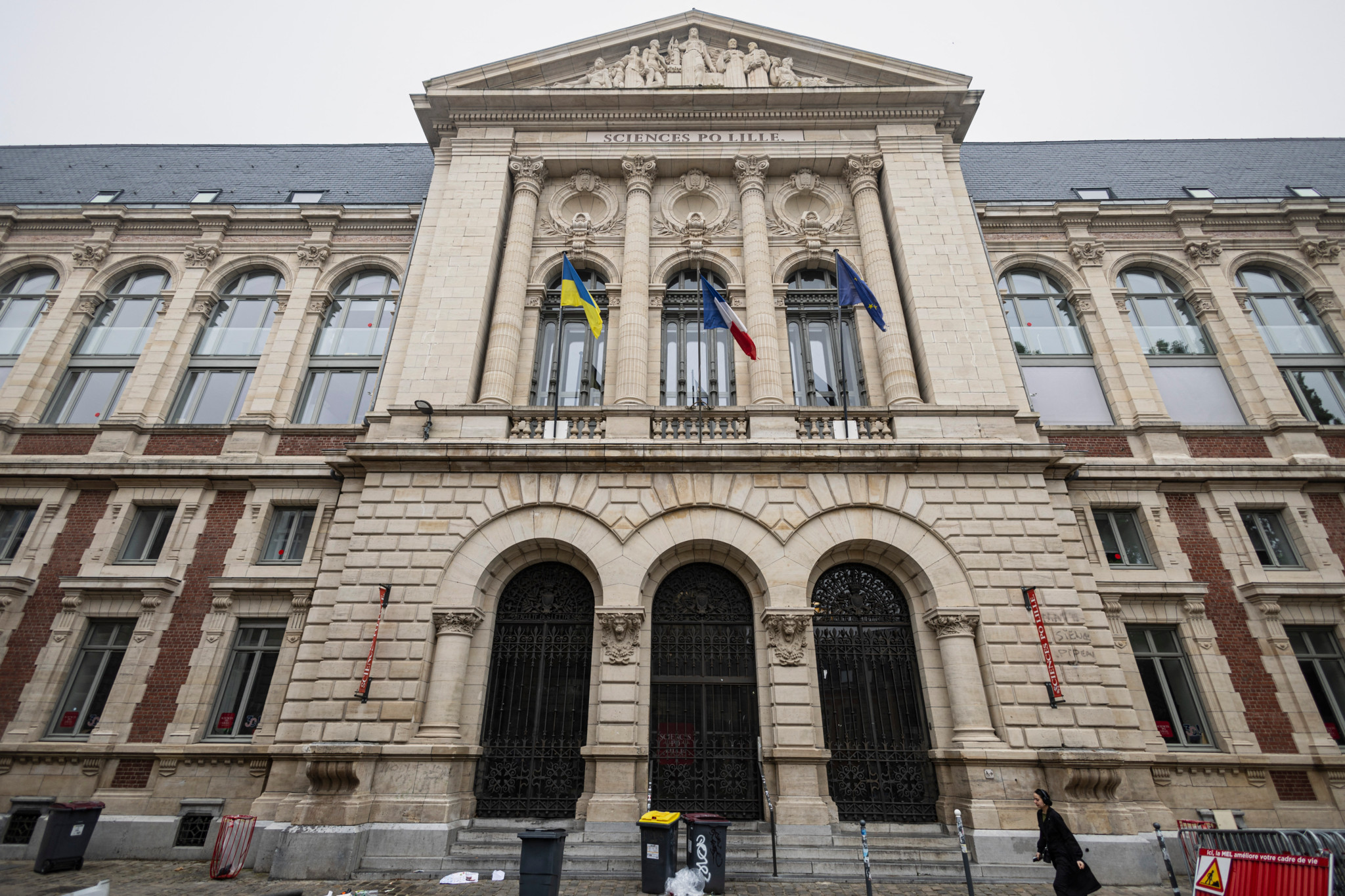 Das Institut für politische Studien ’Sciences Po’ in Lille, aufgenommen am 2. Mai 2024, mit geschlossenen Eingangstüren. Die Schliessung ist auf geplante pro-palästinensische Studentendemonstrationen zurückzuführen.
