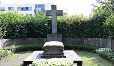 Bergisch Gladbach: Buch zum Ehrenhain am Quirlsberg erschienen