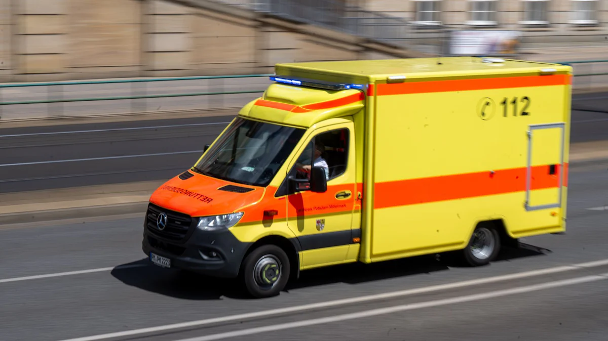 Unglück in Wiesbaden - Junge wird bei Sturz schwer verletzt - Panorama