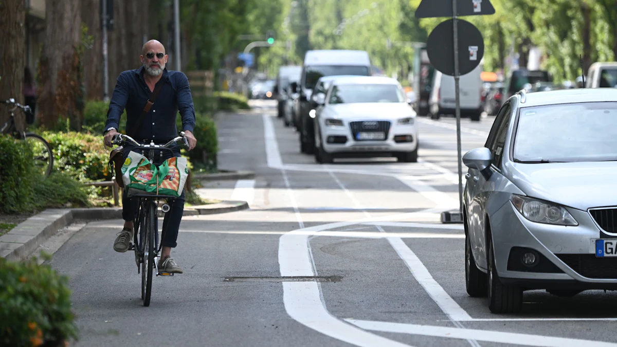 München: So läuft der Verkehr auf der Lindwurmstraße mit dem neuen Radweg - München