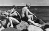Über einen Zeitraum von 30 Jahren hat Jürgen Jabs in der Lübecker Bucht nahe Scharbeutz Menschen am Ostsee-Strand fotografiert. Einige seiner Arbeiten zeigt er jetzt in einer Fotoausstellung im Multikulturellen Centrum Templin.