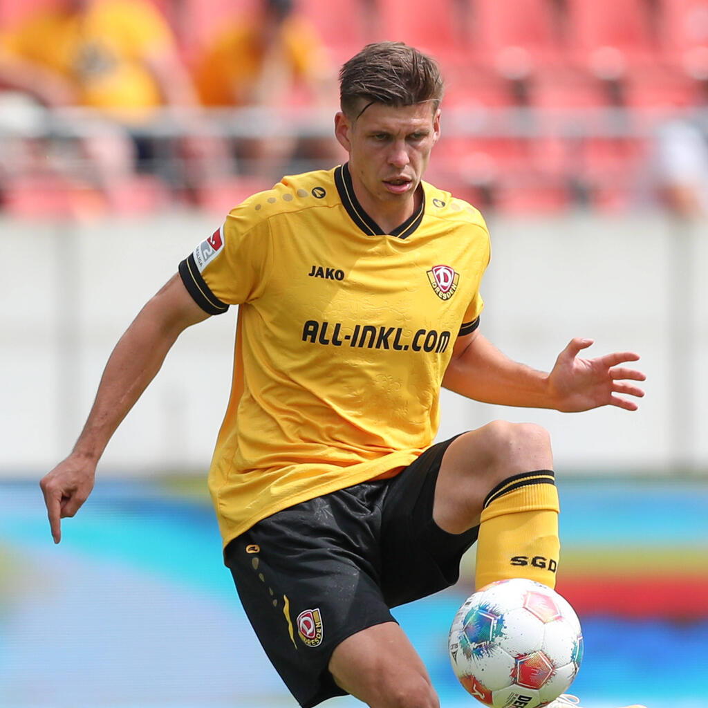 Platz 13: Dynamo Dresden - Durchschnittsnote: 3,61