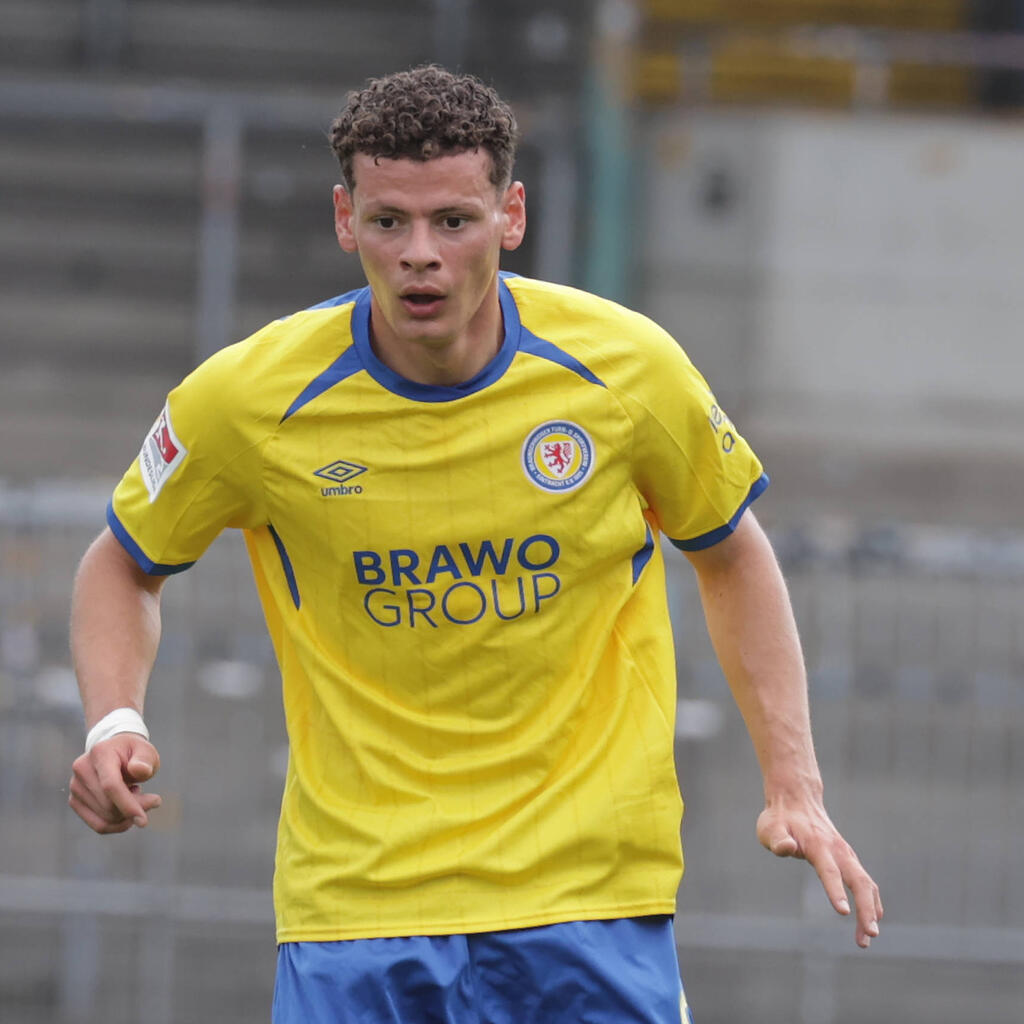 Platz 15: Eintracht Braunschweig - Durchschnittsnote: 3,77