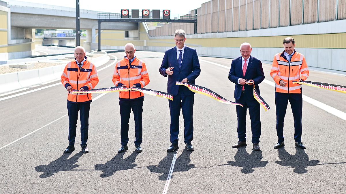 Umstrittener neuer Abschnitt der Stadtautobahn A100 in Berlin eröffnet