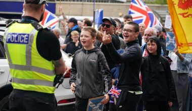 Großbritannien: Landesweite Proteste gegen „Flüchtlings-Hotels“ | Politik