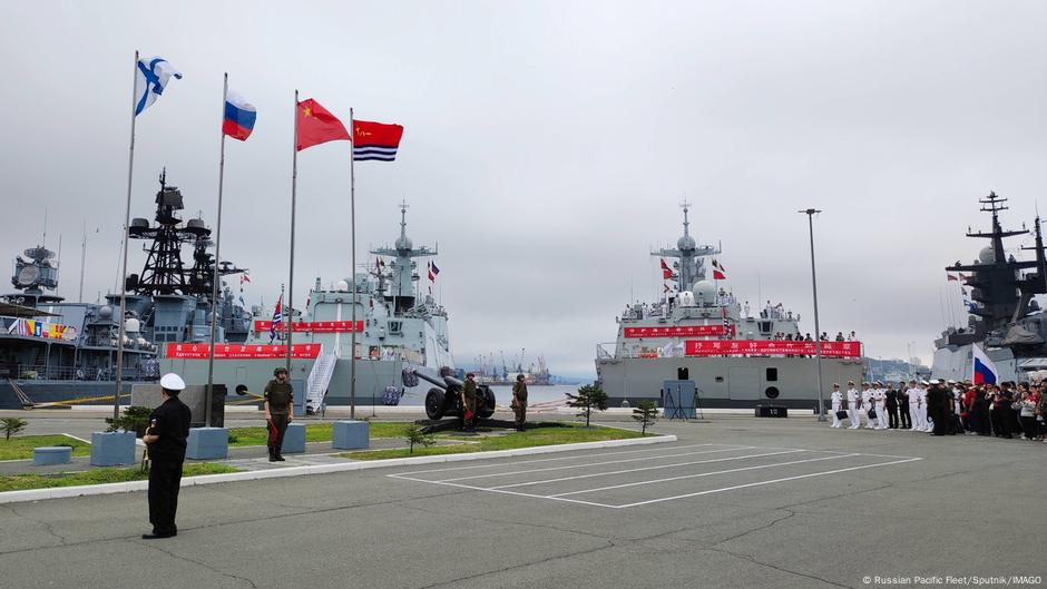 Gemeinsame Marineübung von Russland und China – DW – 04.08.2025