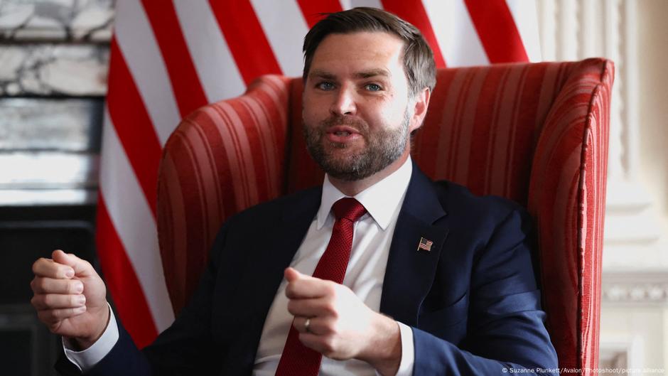 Lob für Russland von US-Vize Vance – DW – 25.08.2025