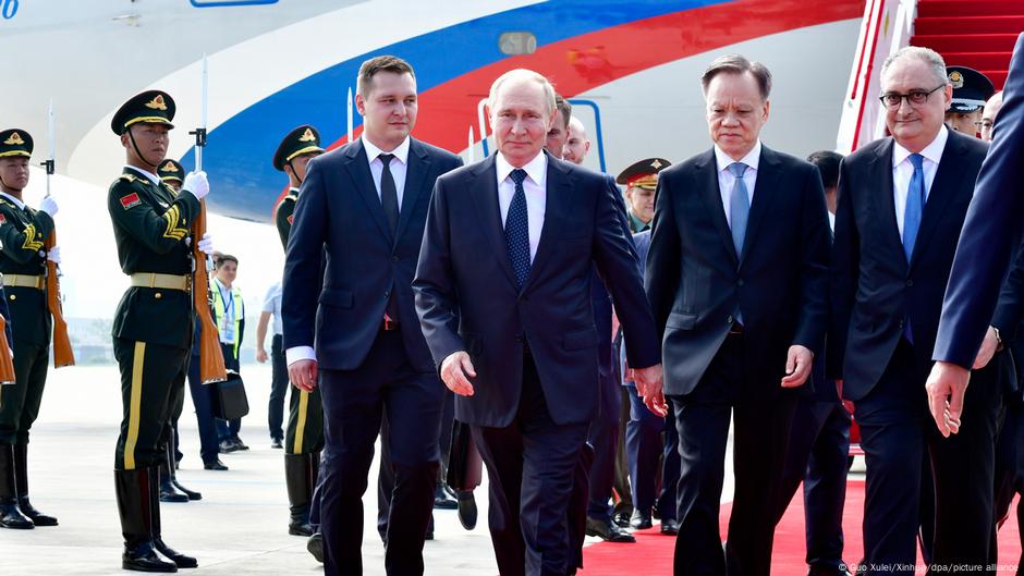 Putin stärkt in China seine Allianz mit Xi Jinping – DW – 31.08.2025