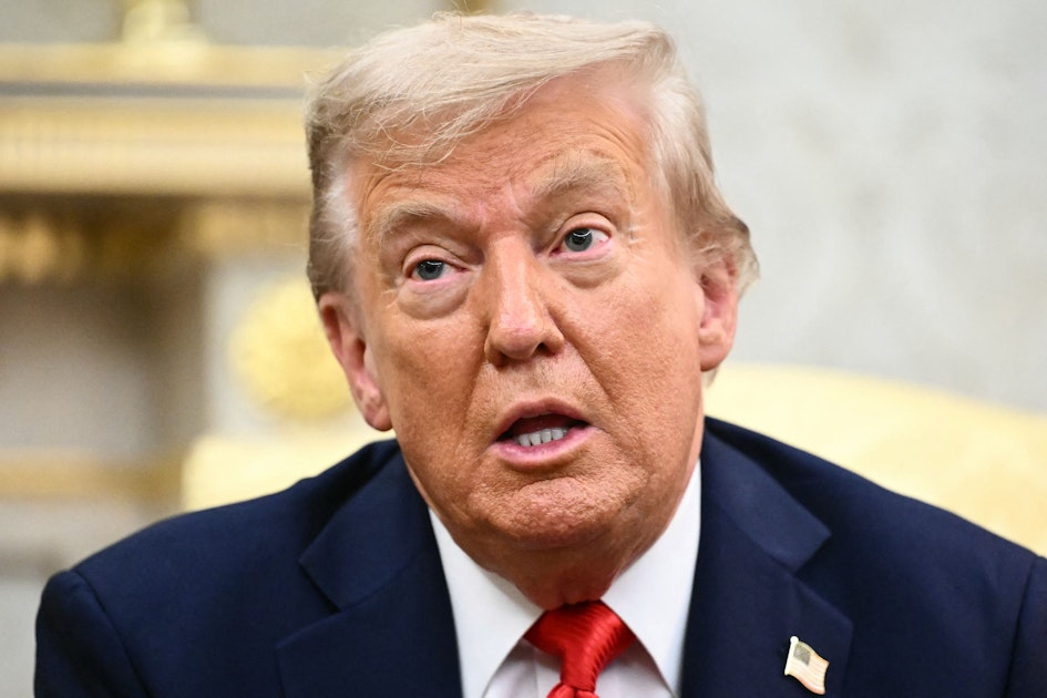 Trumps seltsamer Auftritt: Kriegsminister, Karpfen, Kölner Karneval