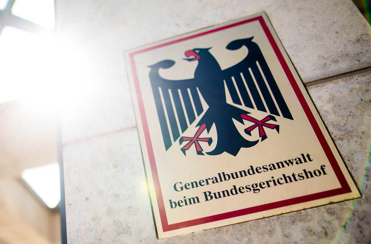 Der seinerzeit 18 Jahre alte russische Staatsangehörige war im Februar am Flughafen Berlin-Brandenburg festgenommen worden.