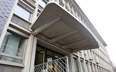 Rund ein Jahr vor der Tat kam Issa al H. nach Solingen. In der Flüchtlingsunterkunft im ehemaligen Finanzamt an der Goerdelerstraße lebte er mit mehreren anderen Männern in einem Zimmer (Archivfoto).