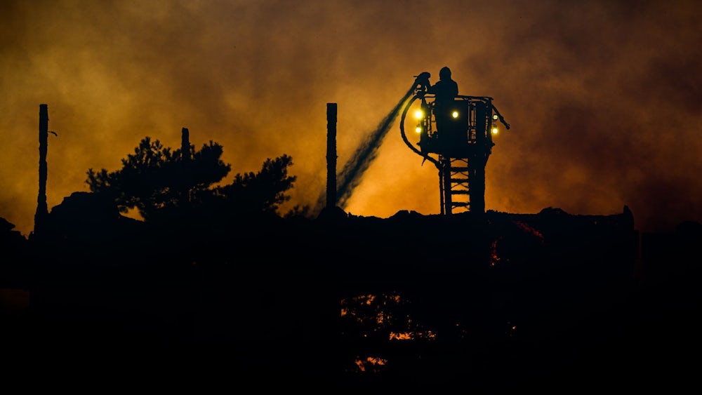 Rund fünf Stunden lang war die Feuerwehr mit einer hohen Anzahl an Kräften im Einsatz.