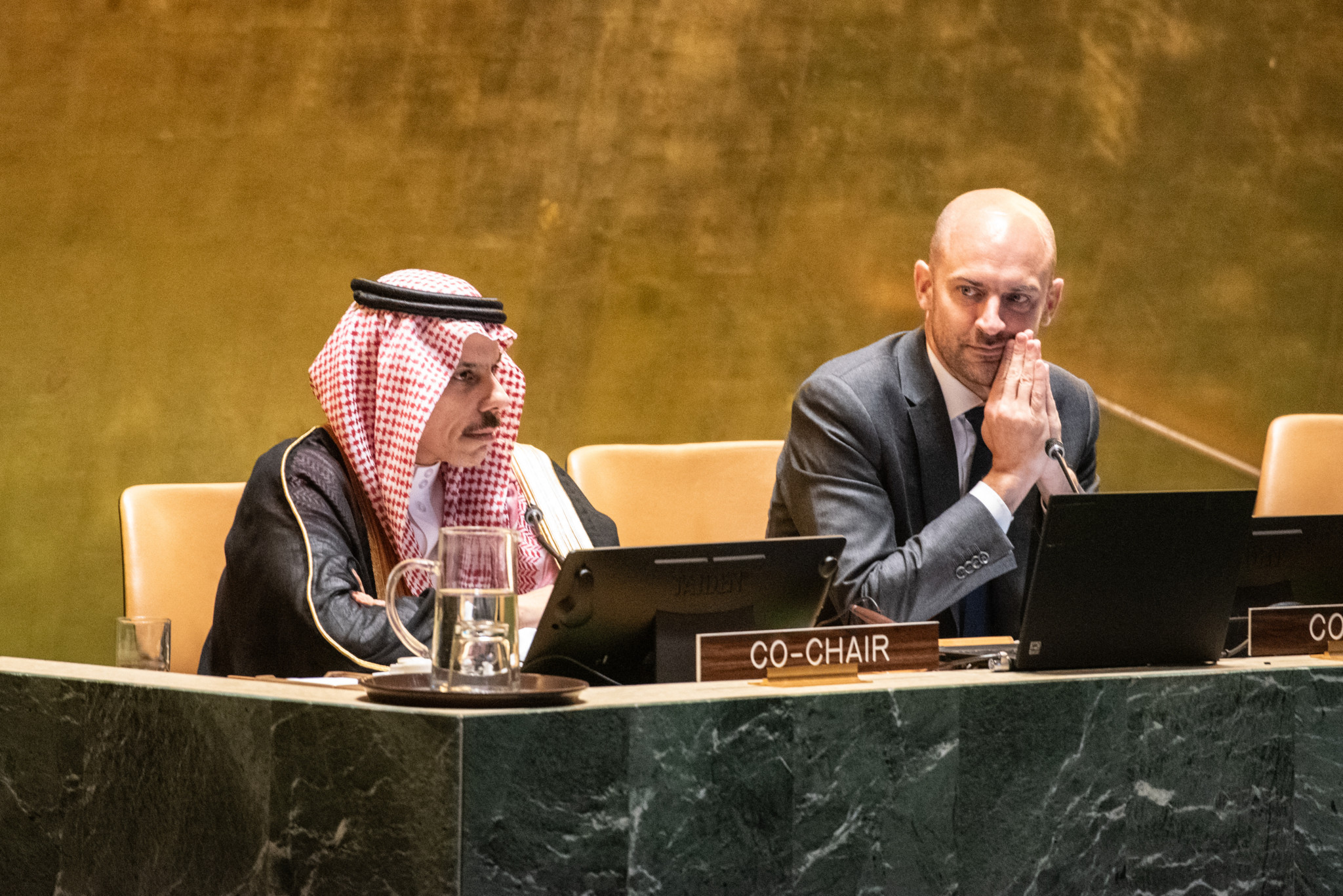Saudi-Arabiens Aussenminister Faisal bin Farhan Al-Saud und der französische Aussenminister Jean-Noel Barrot leiten eine Konferenz über Palästina bei den Vereinten Nationen in New York.