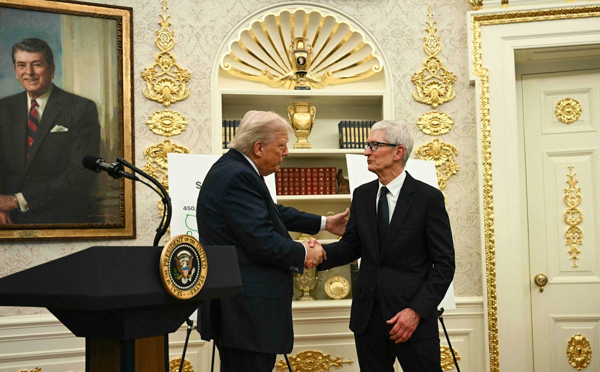 Donald Trump hat Apple-CEO Tim Cook im Weissen Haus empfangen. (6. August 2025)