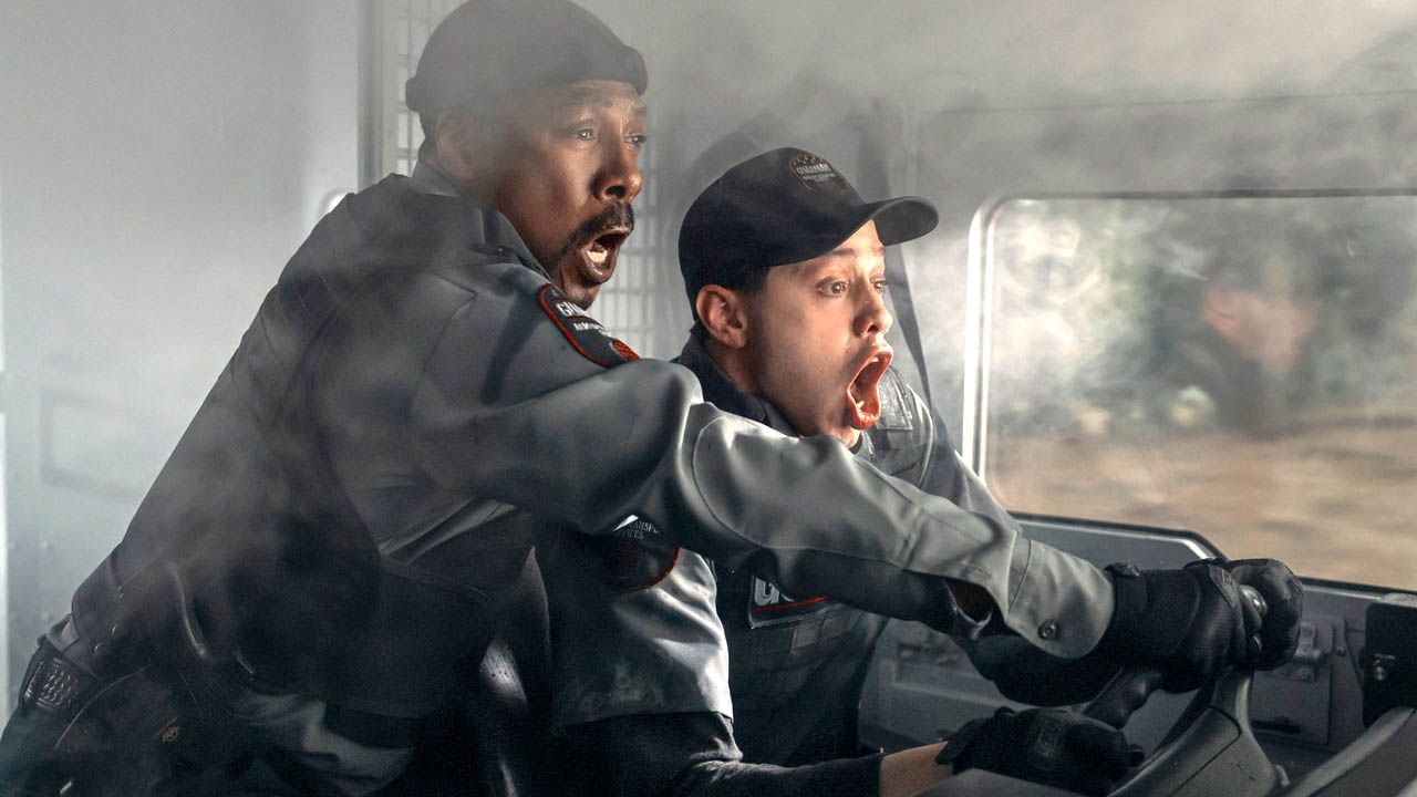In „Nur 48 Stunden“ hat Eddie Murphy noch Nick Nolte ein Ohr abgekaut – diesmal ist er es, der sich von Pete Davidson nerven lassen muss!